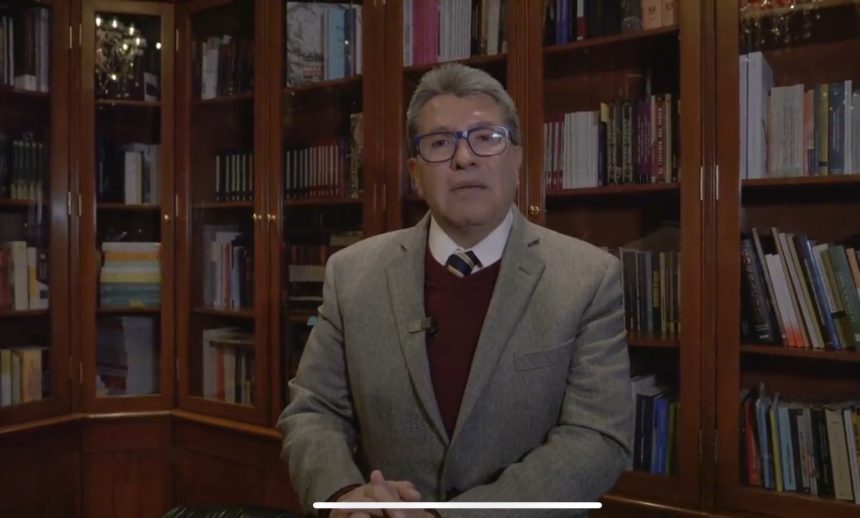 "El partido comienza a fijar reglas políticas e incluye a cuatro en la cuatro. Cuatro aspirantes, tres los que refiere constantemente el presidente de la República y un servidor, lo que me parece un gesto correcto".