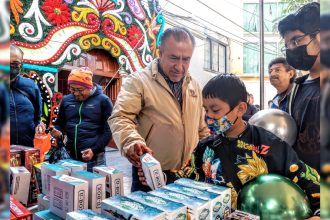Ayer, durante un evento con motivo del Día de Reyes en la colonia Carlos Zapata Vela, el presidente de Espacio Democrático Independiente (EDI), Pablo Trejo, invitó a la gente a construir una gran comunidad en Iztacalco.