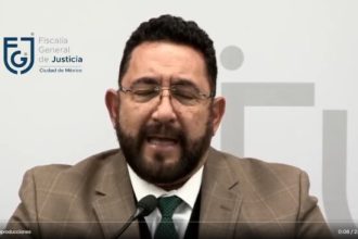 La Fiscalía General de Justicia de la capital (FGJ) informó que consiguieron un mandato de captura contra el diputado del PAN, Christian Von Roehrich de la Isla, a quien le imputan el delito de “uso ilegal de atribuciones y facultades cometido por servidor público”.