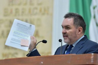 Solicita Döring a FGR indagar miles de firmas falsas para revocación de AMLO
