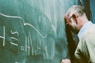 Cómo destruir la vida de un profesor y perjudicar a su institución