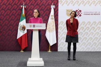 La jefa de Gobierno Claudia Sheinbaum dijo que en su momento los mandatarios capitalinos Cuauhtémoc Cárdenas, Andrés Manuel López Obrador, Macelo Ebrard y Miguel Ángel Mancera formaron parte de un “movimiento de transformación” que hizo del Zócalo de la Ciudad de México “un lugar libre”.