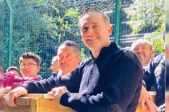 Hablando de asechanzas políticas, uno de los primeros alcaldes de oposición que sufrieron persecución del Gobierno de la Ciudad de México (GCDMX) es el priísta Adrián Rubalcava, de Cuajimalpa, contra quien la Fiscalía General de Justicia de la Ciudad de México abrió varias carpetas de investigación, incluyendo hasta a su familia.