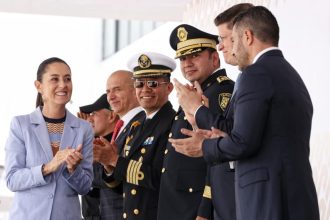 Tras encabezar la graduación de la generación 285 de la Universidad de la Policía, la jefa de Gobierno de la Ciudad de México Claudia Sheinbaum se congratuló por la toma de protesta de de Guadalupe Taddei como Consejera Presidenta del Instituto Nacional Electoral (INE), principalmente porque anunció la implementación de una política de austeridad en el órgano autónomo.