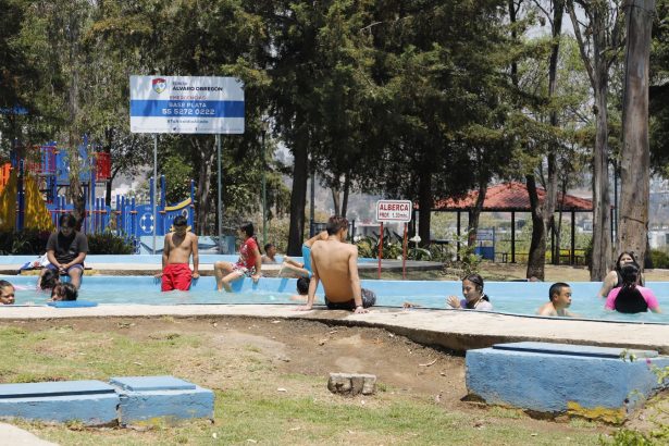Durante los primeros 3 días de esta Semana Santa, los parques acuáticos de Álvaro Obregón registraron una gran afluencia de visitantes que ronda casi los 3 mil, quienes han podido disfrutar sin contratiempos y de manera segura los atractivos de dichos espacios.