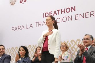 La jefa de Gobierno Claudia Sheinbaum refrendó su postura de que el método para elegir al candidato presidencial de Morena al 2024 debe ser la encuesta, que está contemplada en los estatutos del partido y “se realiza desde hace mucho tiempo.
