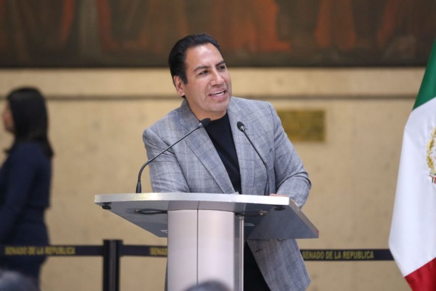 El coordinador del Grupo Parlamentario de Morena en el Senado, Eduardo Ramírez Aguilar, advirtió que su bancada insistirá en una profunda reforma electoral para que los partidos no gocen de tantos recursos públicos, que los tiempos en radio y televisión no sean tan imperativos para las campañas y para reducir de nueve a seis meses el proceso electoral.