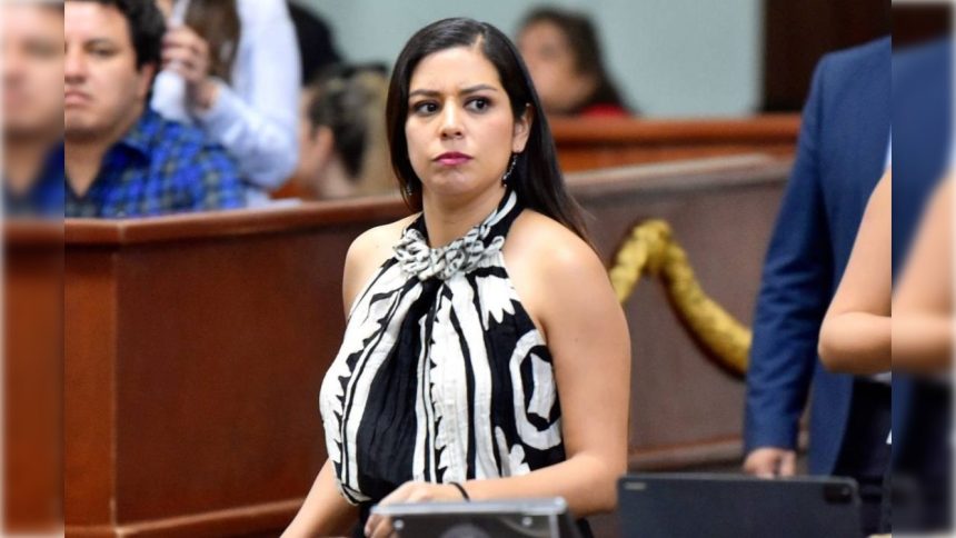 Un duro juicio corre a cargo de la vicecoordinadora de los diputados locales del PAN, Luisa Gutiérrez Ureña, quien hasta pide a la Comisión Nacional de Derechos Humanos (CNDH) intervenir y emitir las recomendaciones pertinentes: para la jefa de Gobierno, “por descuidar la agenda de seguridad para las mujeres”, y para la “fiscal Ernestina Godoy