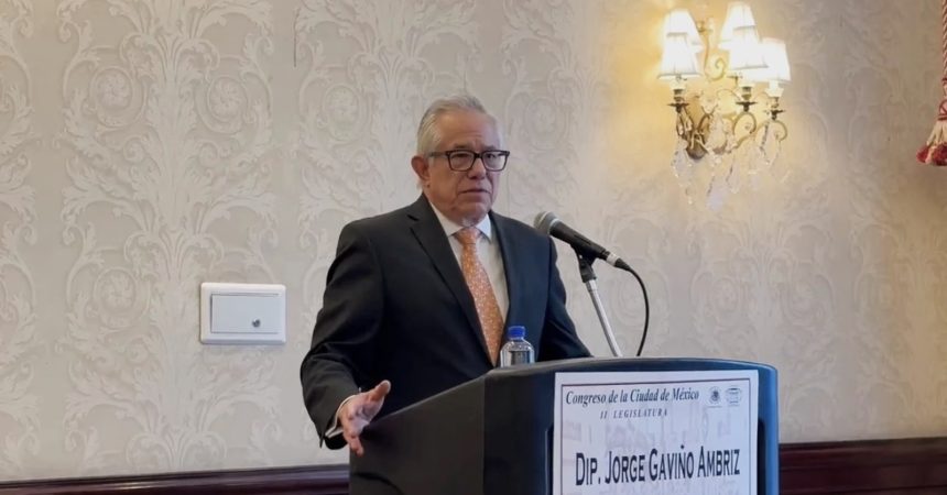 El diputado local del PRD, Jorge Gaviño, finalmente formalizó que se adhiere al proyecto presidencial de la jefa de Gobierno, Claudia Sheinbaum, para quien está construyendo un "cuarto de guerra" para su campaña presidencial.