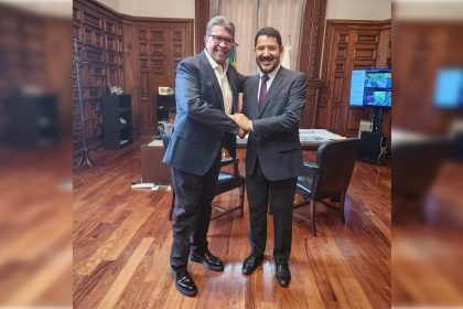 Para continuar abonando a la posibilidad de que Ricardo Monreal sea el candidato de Morena a la Jefatura de Gobierno de la Ciudad de México, este lunes se reunió con el jefe de Gobierno, Martí Batres,