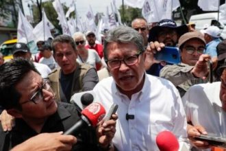 En el primer círculo del senador Ricardo Monreal, entre los diferentes escenarios que tienen rumbo a las elecciones de 2024, acaso el más favorable es el que lo llevaría por un camino pavimentado hacia la candidatura de Morena para jefe de Gobierno de la Ciudad de México.
