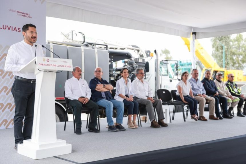 El jefe de Gobierno de la Ciudad de México, Martí Batres dijo a los trabajadores de la salud que son innecesarias las manifestaciones, los bloqueos y las protestas ante la falta de plazas laborales y que las inconformidades se dan por falta de información.