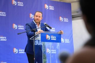 Uno de los temas que quieren dejar en claro en las negociaciones del Frente Amplio entre PAN, PRI y PRD hacia 2024, es que en el caso de las candidaturas para la Jefatura de Gobierno y las gubernaturas no necesariamente van a repetir el método que para elegir a su abanderada presidencial: firmas, registro, debates, consulta, encuesta.