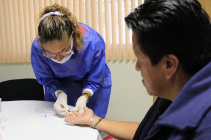 En el marco del Día Mundial Contra la Hepatitis C, la alcaldía Coyoacán llevó a cabo una Jornada de Salud con el objetivo de contar con una detección oportuna de esta enfermedad mediante pruebas rápidas de antígeno gratuitas para la población coyoacanense.
