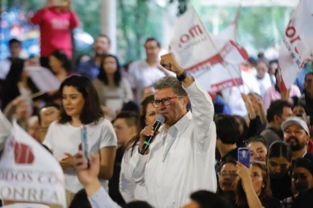 En la última semana, versiones políticas derivaron en publicaciones en medios de comunicación que apuntaban que Ricardo Monreal declinaría sus aspiraciones presidenciales en favor de otra de las corcholatas: que por Adán López, que por Marcelo Ebrard, que por Claudia Sheinbaum.  