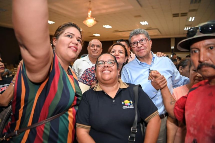 El aspirante a la Coordinación de los comités de la Defensa de la Cuarta Transformación, Ricardo Monreal, afirmó que es indispensable incrementar el presupuesto en educación y generar más oportunidades para evitar que más jóvenes y niños caigan en manos del crimen organizado.