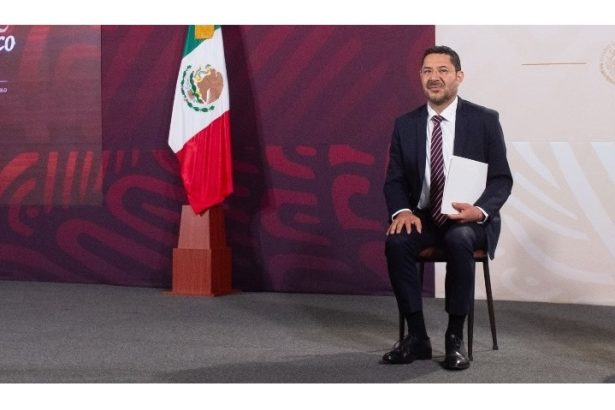 Aunque el presidente Andrés Manuel López Obrador prometió que en mayo de 2022 operaría de nuevo en su totalidad la Línea 12 del Metro, será hasta 18 meses después de comprometida esa fecha cuando se reabran las 6 estaciones restantes y operen de nuevo las 20 que integran ese circuito.