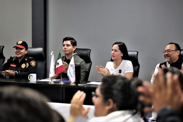 La alcaldesa Lía Limón encabezó este viernes la acción “Alcalde por un Día”, con jóvenes de diferentes demarcaciones de la Ciudad de México, esto en el marco del Festival de Juventudes Aliadas que culmina el próximo 31 de agosto.