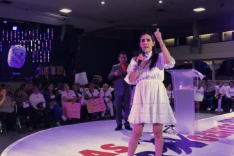 Ahora que Mariana Moguel Robles se destapó para buscar la candidatura a la Jefatura de Gobierno de la CDMX, todo apunta que entre los priístas las circunstancias cambiaron, y ahora será la más firme competencia de Adrián Rubalcava al interior de ese partido. FOTO: X Mariana Moguel