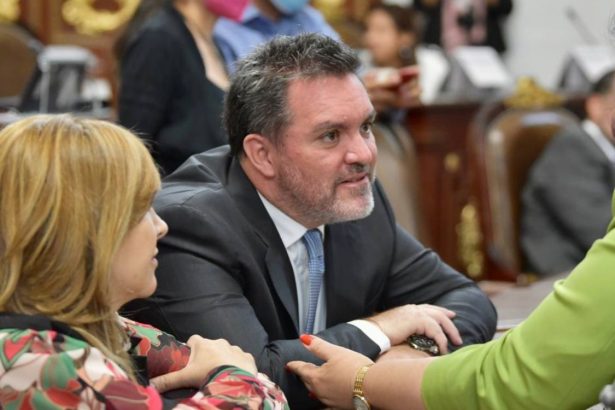 El líder del Partido Acción Nacional en el Congreso de la Ciudad de México, Federico Döring, dijo que el destape anticipado de Omar García Harfuch es parte del “rostro de una desesperación y un fracasado” Gobierno de Morena en la Ciudad de México. FOTO: Congreso CDMX