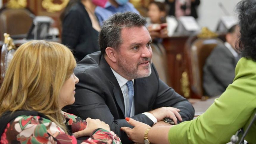 El líder del Partido Acción Nacional en el Congreso de la Ciudad de México, Federico Döring, dijo que el destape anticipado de Omar García Harfuch es parte del “rostro de una desesperación y un fracasado” Gobierno de Morena en la Ciudad de México. FOTO: Congreso CDMX