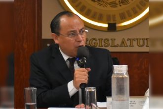 El diputado local Gerardo Villanueva, personero del jefe de Gobierno Martí Batres, optó por el escándalo y el lucro con la tragedia, aunque sea mentira, para ver si logra hacerse de algo de fama en Coyoacán. FOTO: Morena Congreso CDMX