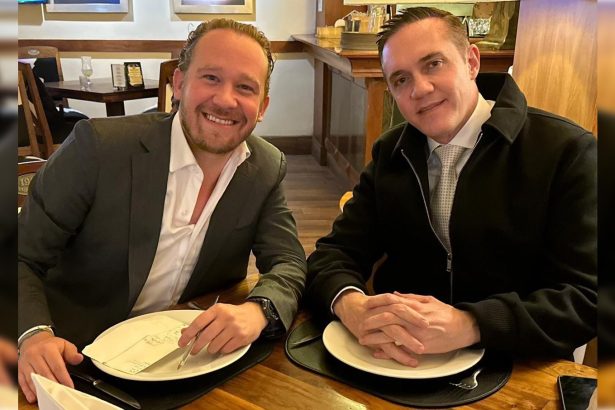 El alcalde de Benito Juárez  Santiago Taboada se reunió con su homólogo de Cuajimalpa, para dialogar entorno del 2024, pues ambos buscan la candidatura de oposición para la Jefatura de Gobierno de la Ciudad de México, el primero desde las filas del PAN, y el segundo del PRI, partidos que competirán juntos en el Frente Amplio por México, en el que igual participa el PRD. FOTO: X / Taboada