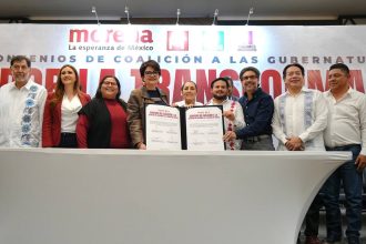 Morena y los partidos Verde Ecologista de México (PVEM) y del Trabajo (PT) firmaron el convenio de coalición para ir juntos en el proceso electoral de 2024 para renovar la Jefatura de Gobierno de la Ciudad de México. FOTO: Morena CDMX