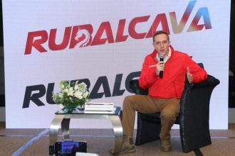 “Seré el constructor de una nueva democracia en la Ciudad de México. Sumaré a quienes no se sientan afines a colores partidarios porque este proyecto tiene las puertas abiertas para todos”, expresó Rubalcava Suarez. FOTO: Campaña Rubalcava