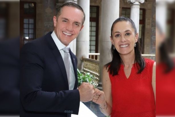 “Dejamos el Frente Amplio y hemos empezado a valorar la posibilidad de acompañar en el proceso a la doctora Claudia Sheinbaum…”, dijo al anunciar su dimisión. En realidad, Rubalcava se va antes de que lo corran por la golpiza que ordenó propinar a jóvenes priístas el domingo pasado. Y las supuestas 10 mil personas, nos dicen en el PRI, en realidad no existen. “Son viles carpetas de afiliación", nos aseguran. FOTO: Archivo GCDMX