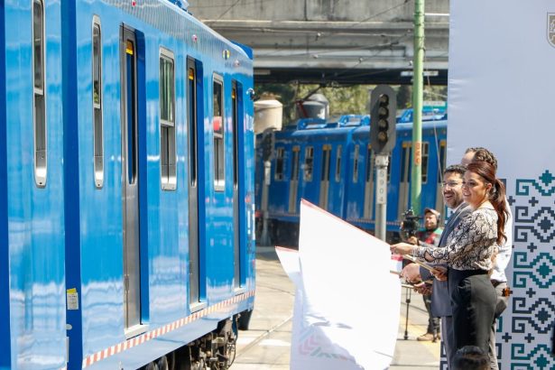 En plena campaña por la Jefatura de Gobierno y en un ambiente de estira y afloja entre los candidatos para ver quién da más, el mandatario capitalino, Martí Batres, acompañado por la primera dama de la Ciudad de México, Daniela Cordero, hizo entrega de dos nuevos trenes ligeros. FOTO: GCDMX