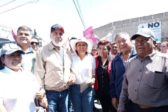 Ana Lilia Rivera Rivera y José Antonio Álvarez Lima se perfilan para continuar como legisladores en el Senado de la República. De acuerdo con la última encuesta de Massive Caller, los candidatos de Morena llevan una ventaja de alrededor de 30 puntos en las intenciones de voto para elegir senadores por Tlaxcala. FOTO: X / Línea de Contraste @lineadecontrast