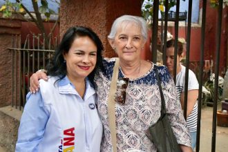 La candidata a la alcaldía Azcapotzalco por la Alianza Va por la Ciudad de México, Margarita Saldaña Hernández, dijo que seguirá trabajando para prevenir y erradicar la violencia contra las mujeres, las niñas y los niños en esa demarcación. FOTO: Especial
