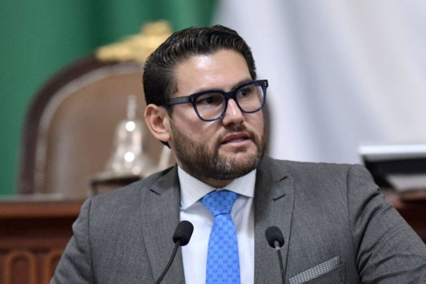 El diputado local del PAN, Aníbal Cañez Morales, lamentó que el Tribunal Electoral CDMX vuelva a hacer el “ridículo” postrándose frente al poder y haciendo caso omiso de su responsabilidad constitucional de hacer valer los principios que rigen el proceso democrático en Cuauhtémoc.