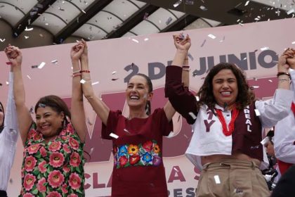 Si el presidente Andrés Manuel López Obrador dio la instrucción de dar un golpe al resultado electoral en la Alcaldía Cuauhtémoc, que perdió su partido, sería responsable por comisión. Pero si no dio esa orden y como toda su gente se está moviendo en esa estrategia golpista sin que los frene, sería culpable por omisión. FOTO: Cuartoscuro