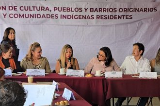Ante la presencia de la alcaldesa de Iztapalapa, Aleida Alavéz, la concejal Juana María Pedroza realizó la sesión inaugural de la Comisión de Pueblos y Barrios Originarios y Comunidades Indígenas Residentes del Concejo de esa demarcación para el periodo 2024-2027