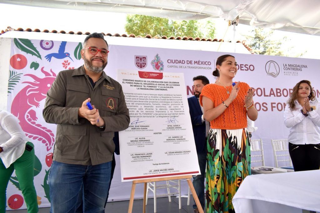 La Directora del Fondo de Desarrollo Económico y Social de la Ciudad de México (FONDESO), Daniela Cordero Arenas, invitó a que más servidores públicos de la Ciudad de México acompañen el planteamiento del gobierno capitalino, de fortalecer la economía popular.