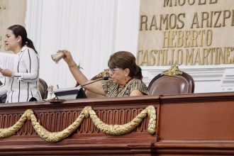La presidenta del Congreso de la Ciudad de México, Martha Ávila Ventura dejó en claro que en ningún momento se burló de algún legislador del PVEM en la sesión del pasado jueves, como se lo atribuyó el coordinador de esa bancada, Jesús Sesma. FOTO: Especial