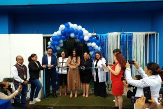 Yenny Guerrero, encargada del área de Programas Preventivos y Capacitación del CAIA, subrayó que el centro va más allá de atender a personas consumidoras: