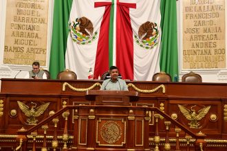 Al subir a tribuna, el diputado Juan Estuardo Rubio Gualito (PVEM) expuso que durante años estas personas trabajadoras han sido precarizadas, a pesar de sostener una parte vital de la economía urbana aún en pandemia. FOTO: Especial