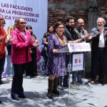 La jefa de Gobierno calificó como un gran logro el “Acuerdo de Facilidades Administrativas para la Producción de Vivienda Social Pública y/o Asequible”, porque “rompe los muros burocráticos”. FOTO: Especial