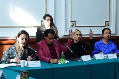 Las Comisiones Unidas de Inclusión, Bienestar Social y Exigibilidad de Derechos Sociales y de Igualdad de Género del Congreso capitalino aprobaron el acuerdo que establece el proceso para la realización de la etapa previa de la consulta sobre un Sistema Público de Cuidados de la Ciudad de México. FOTO: Especial