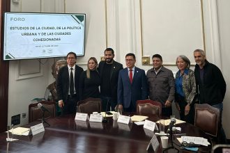 Con el objetivo de dar a conocer los estudios académicos sobre la Ciudad de México y sumar a la construcción de propuestas legislativas que mejoren la calidad de vida de las y los capitalinos, el Congreso local realizó el foro “Estudios de la Ciudad: de la Política Urbana y de las Ciudades Cohesionadas”. FOTO: Especial