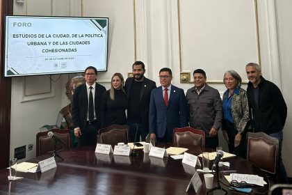 Con el objetivo de dar a conocer los estudios académicos sobre la Ciudad de México y sumar a la construcción de propuestas legislativas que mejoren la calidad de vida de las y los capitalinos, el Congreso local realizó el foro “Estudios de la Ciudad: de la Política Urbana y de las Ciudades Cohesionadas”. FOTO: Especial