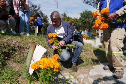 Mauricio Tabe, alcalde de Miguel Hidalgo, encabezó este sábado los festejos por el 150 Aniversario del Panteón Civil de Dolores, el más grande de América Latina, destacando su acervo histórico al albergar la Rotonda de las Personas Ilustres y tener la única una fosa común en funciones en la Ciudad de México.